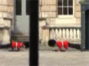 Saatchi & Saatchi Viral - Guards